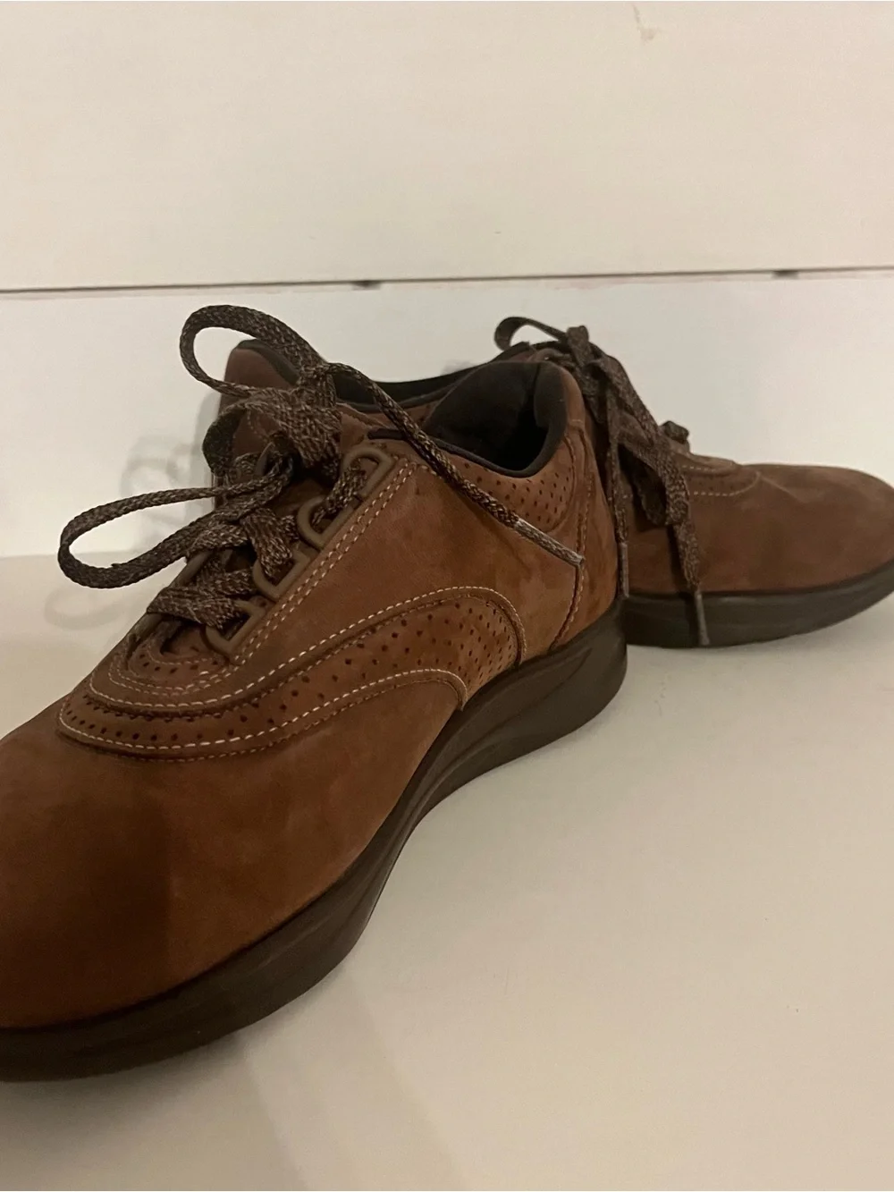 SAS Walk Easy Women’s 7.5W Brown Leather Comfort Walking Shoes